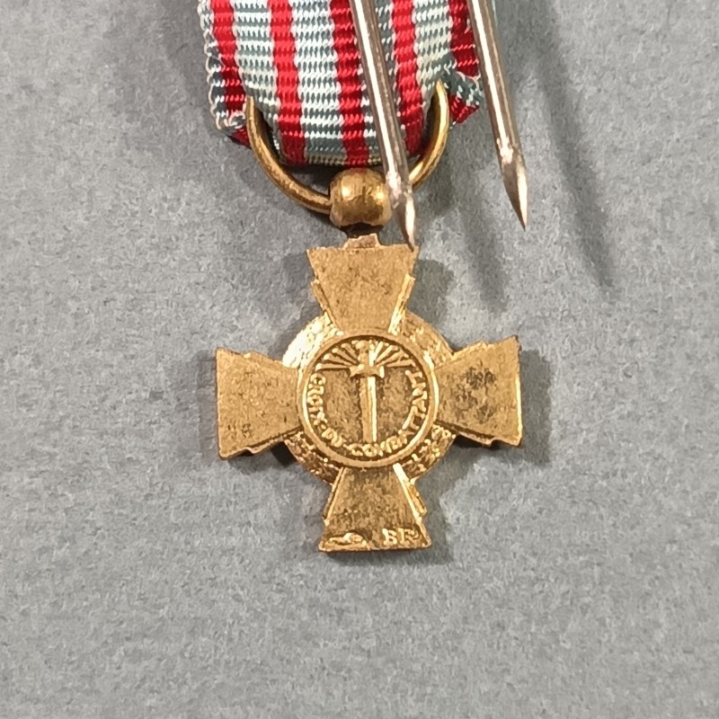 FRANCE REDUCTION DE LA MEDAILLE CROIX DU COMBATTANT COULEUR BRONZE DORE